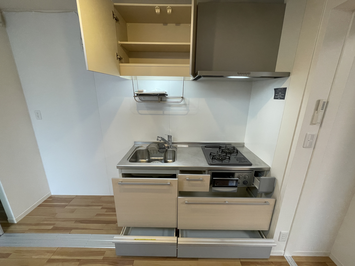 引き出しタイプの収納は立ったまま中身が確認できるので便利です