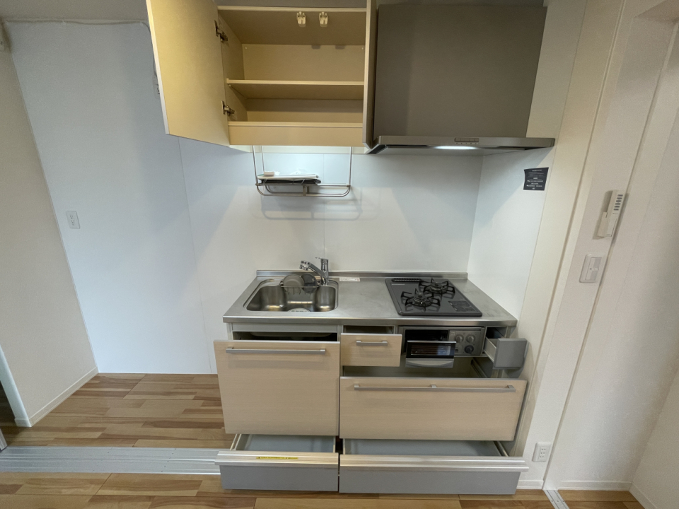 引き出しタイプの収納は立ったまま中身が確認できるので便利です