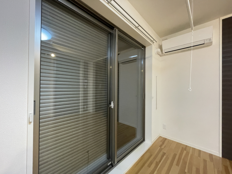 2階ですが、LDK南面の窓はシャッター付きで防犯面も安心