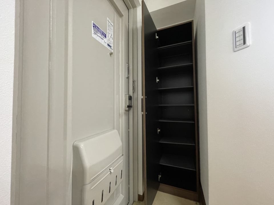 靴箱は可動棚。たっぷりしまっておけます