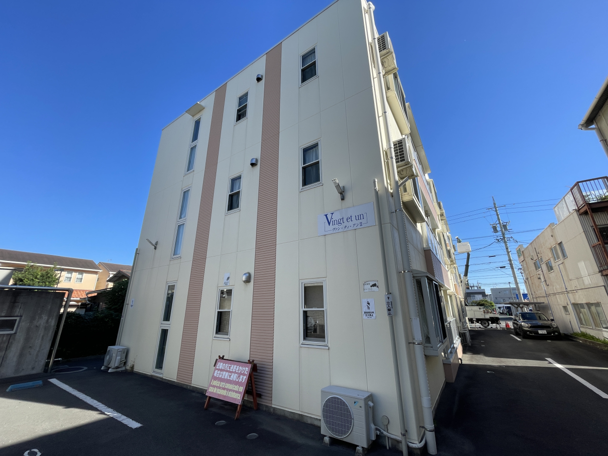 3階建てのマンションです