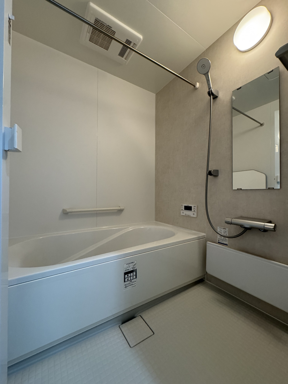 お風呂は一坪タイプ