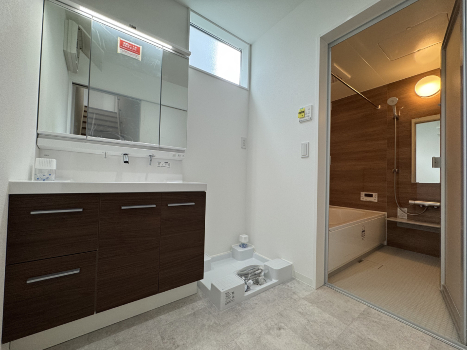 洗面スペースも広々