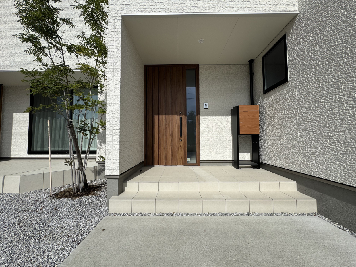 玄関も高級感あり