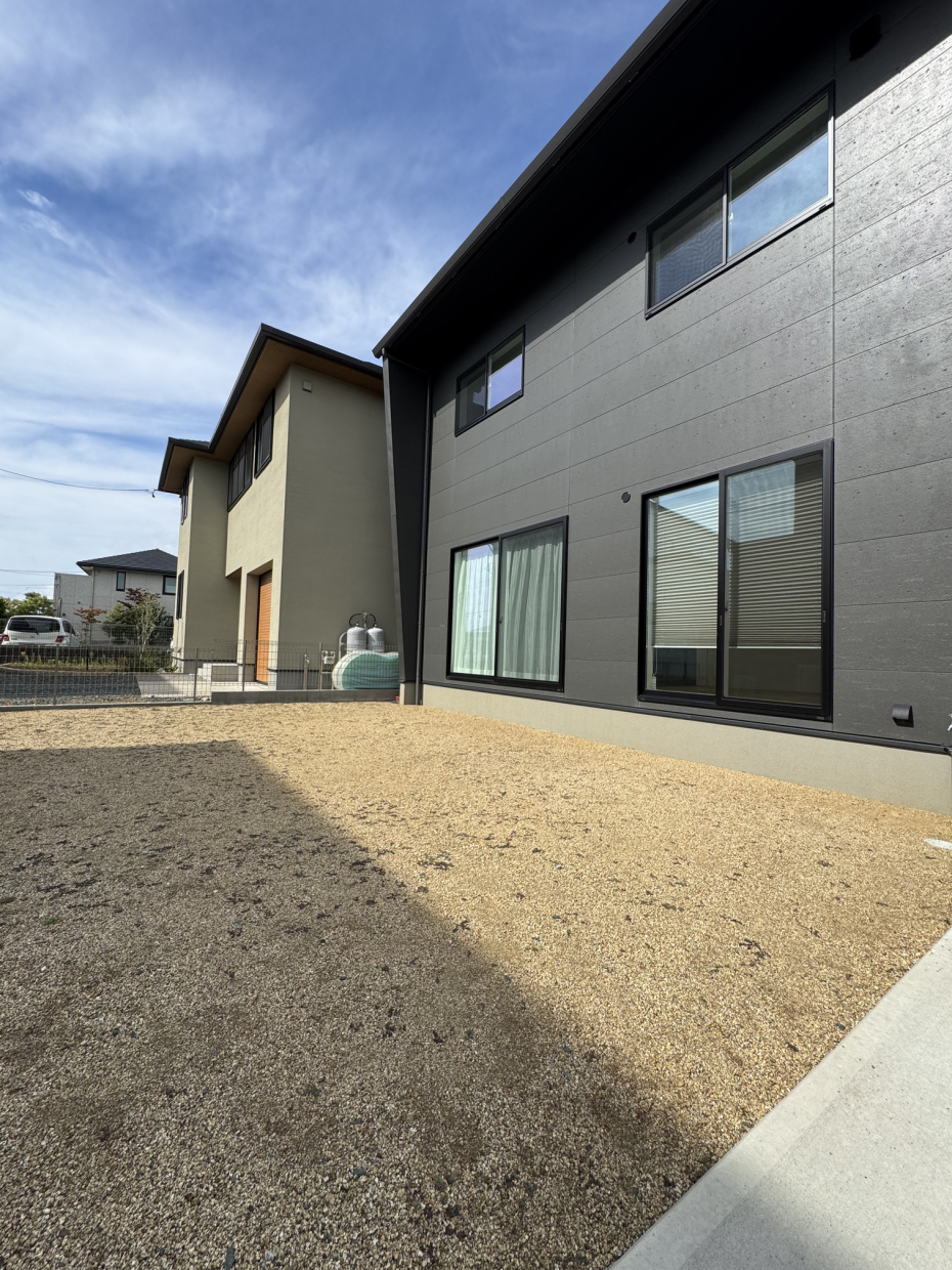 お庭は広々。ドッグランやBBQなど活用方法を見つけて！