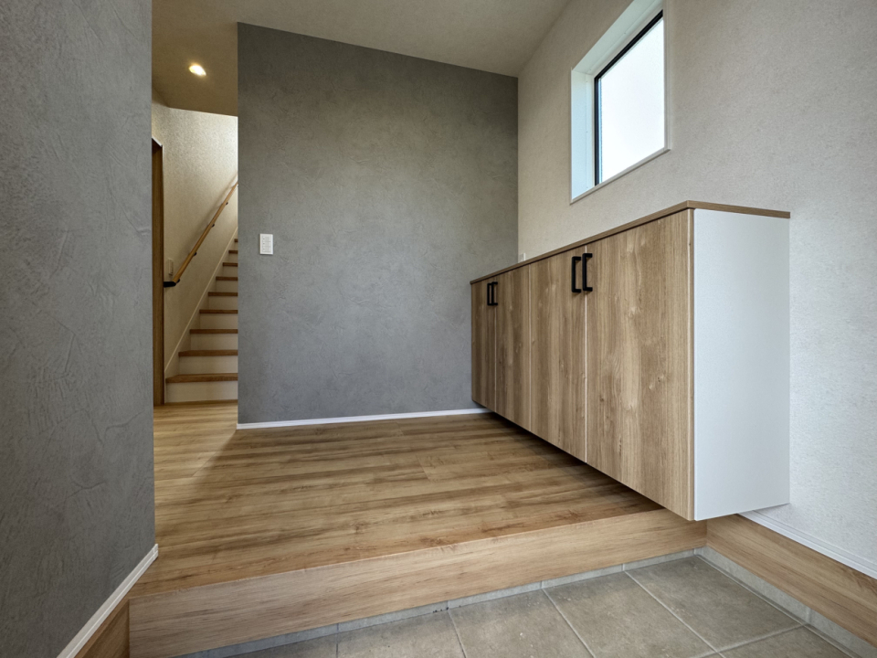 玄関先も落ち着いた感じ