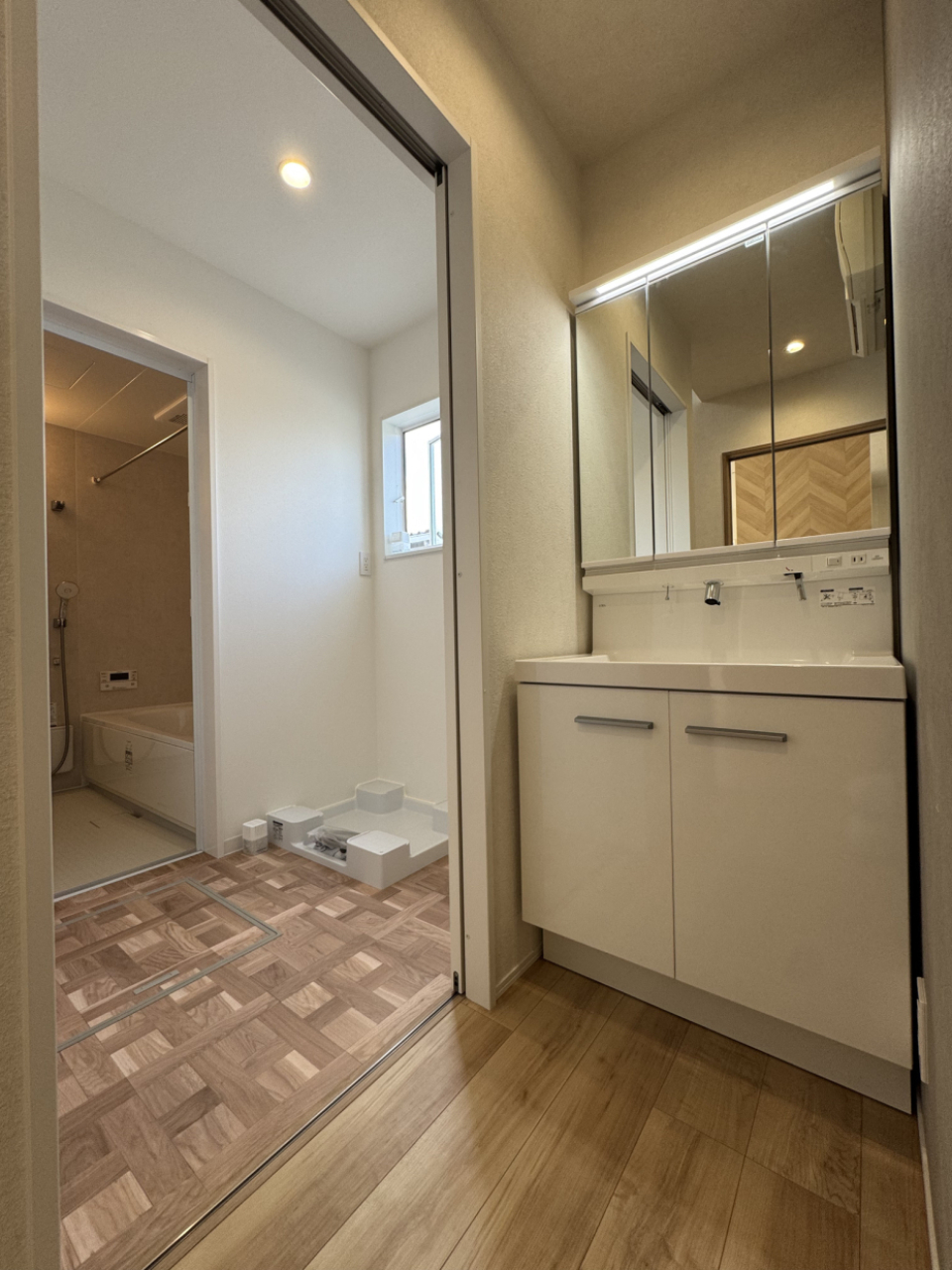 洗面スペースと脱衣スペースが分かれているのはとてもよい