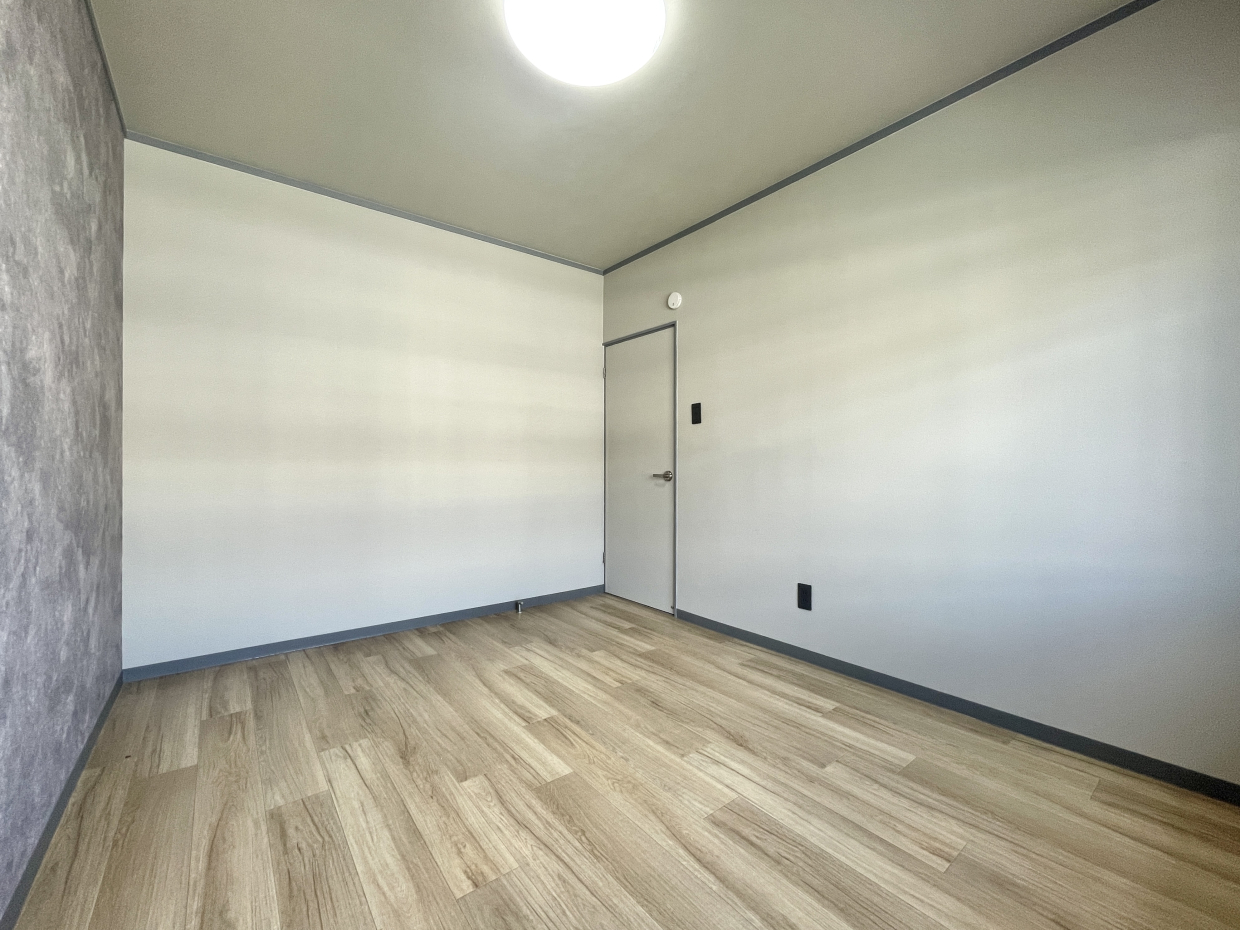 洋室は6帖。収納なしです