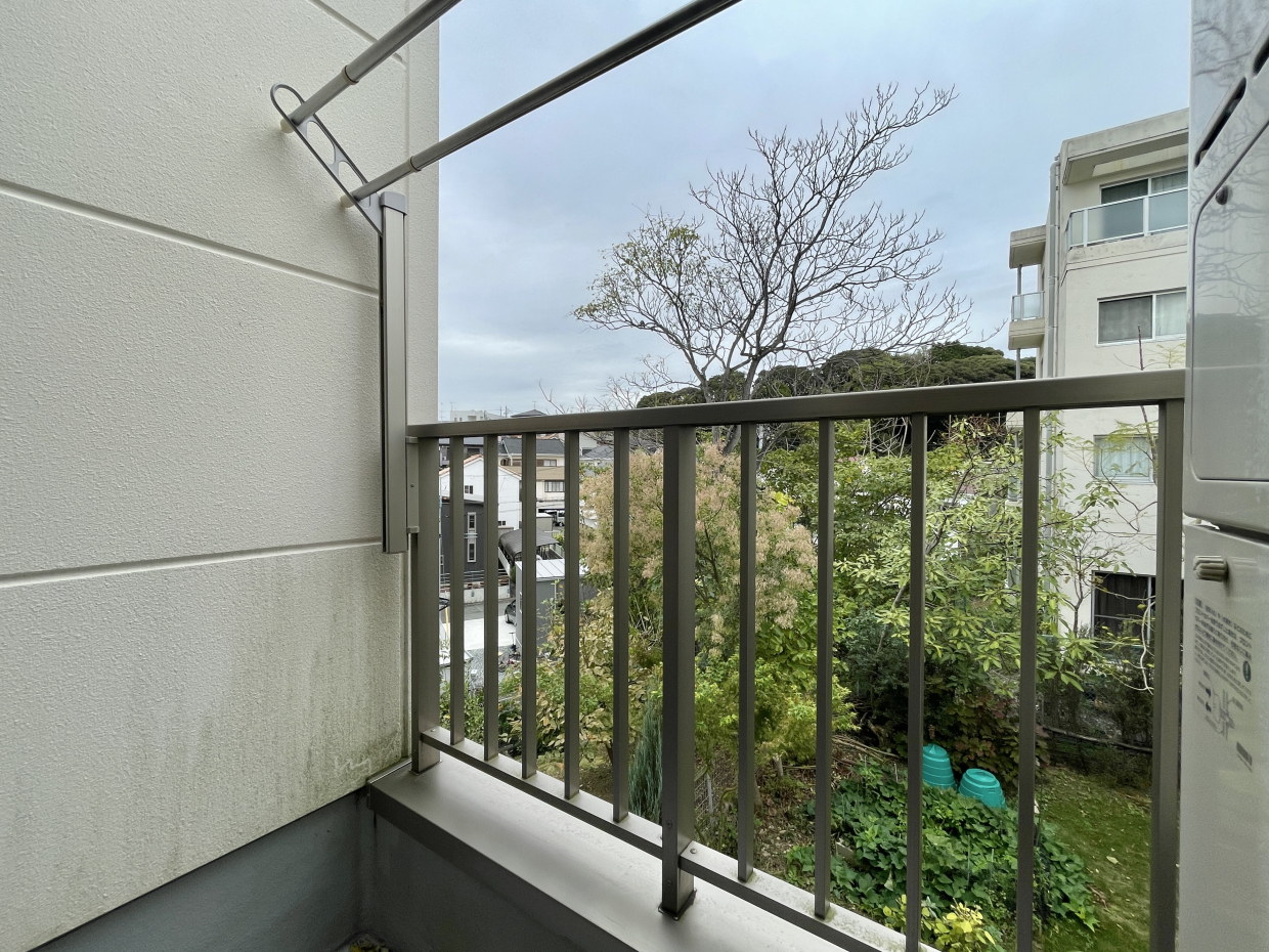 バルコニーは少しコンパクト