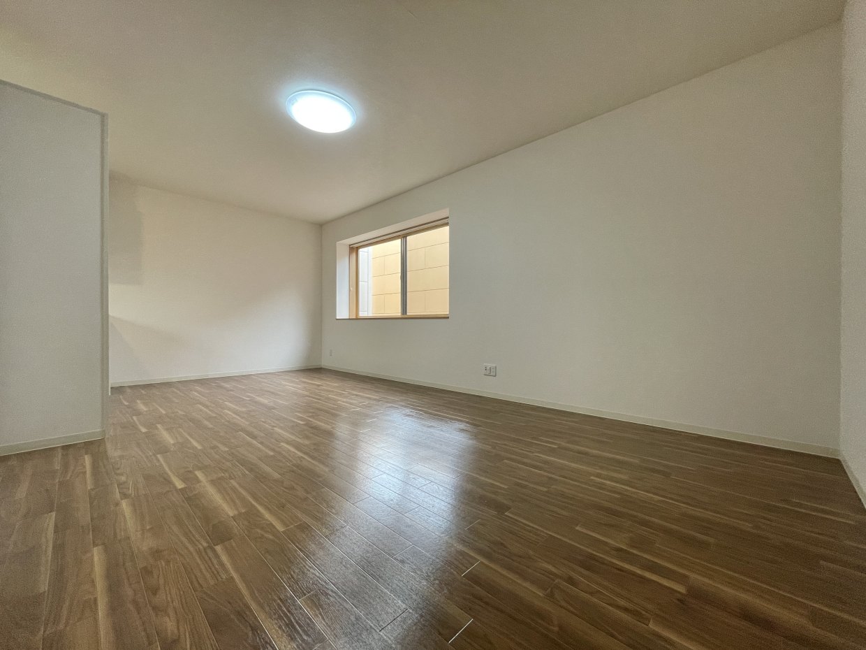 広さは17帖。ゆったりくつろげる