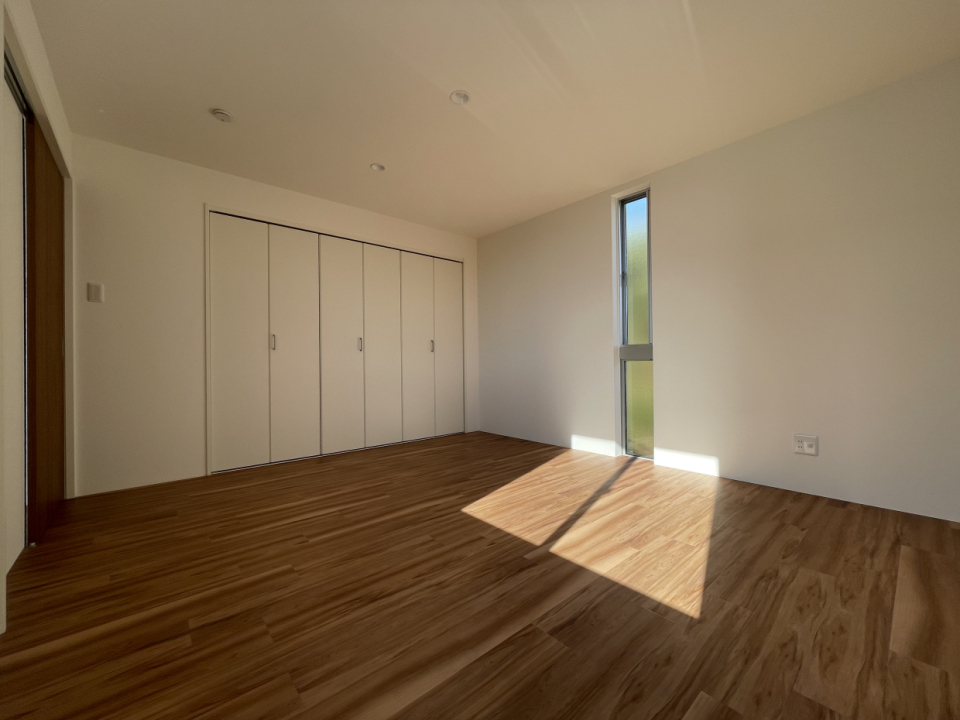 こちらの洋室も