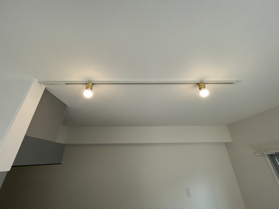キッチン上にシーリングライト