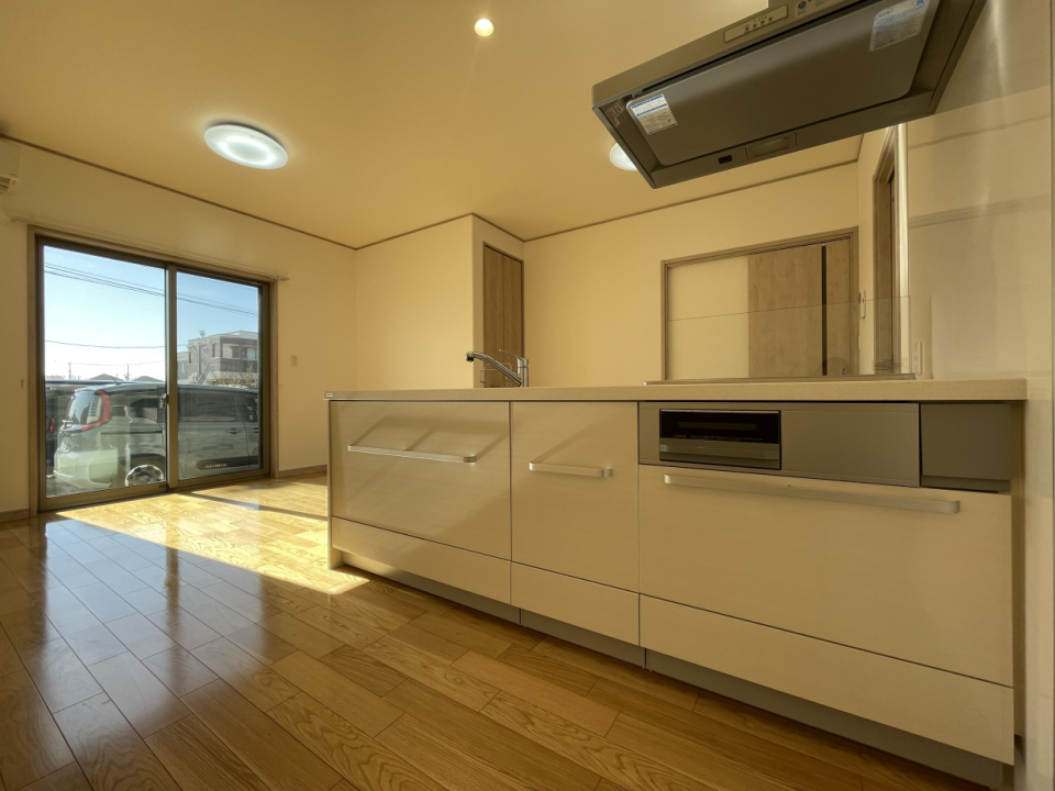 キッチンにも陽が射します