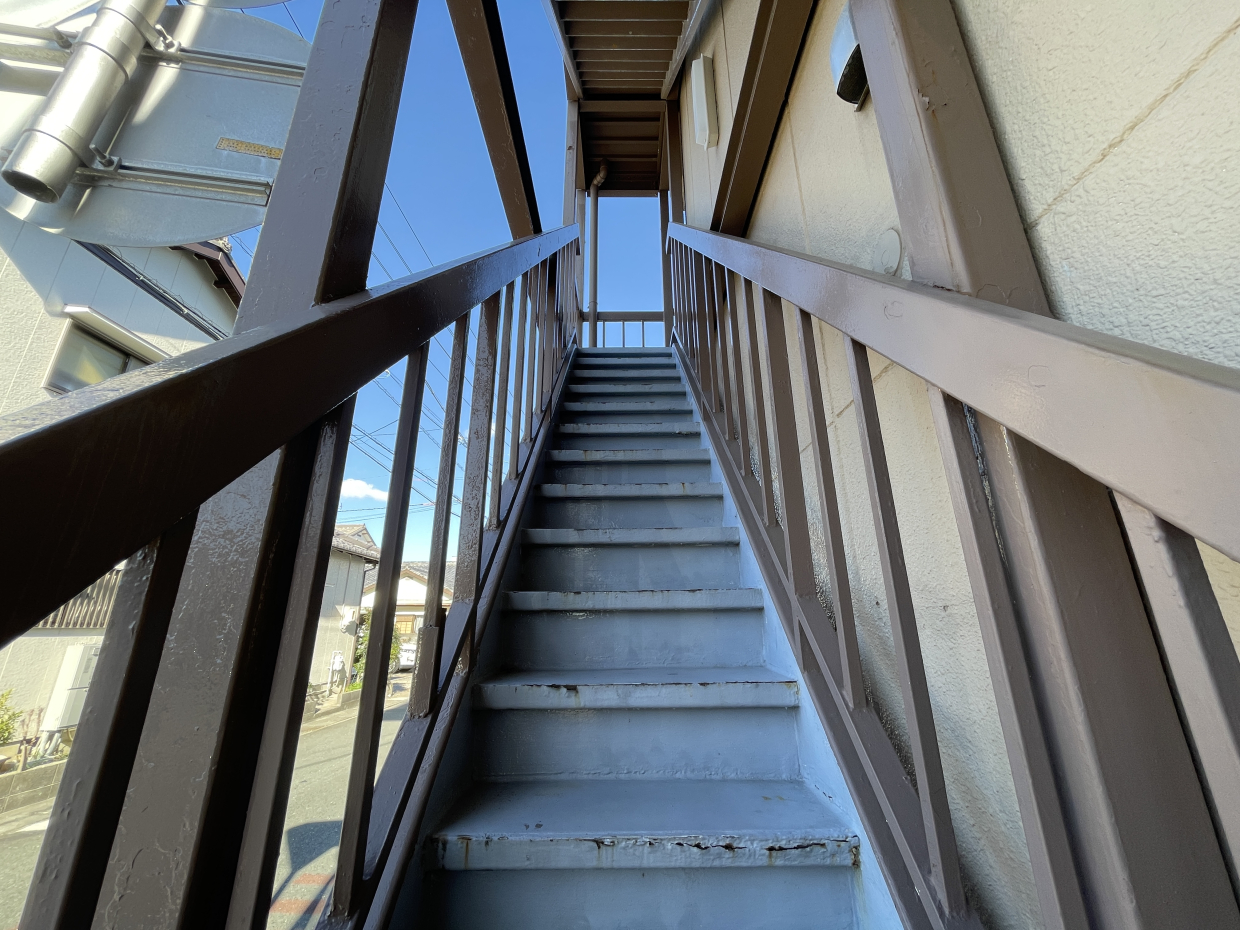 外階段は少し急です