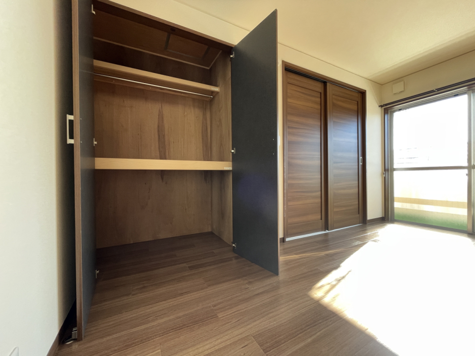 奥行きもしっかりの収納