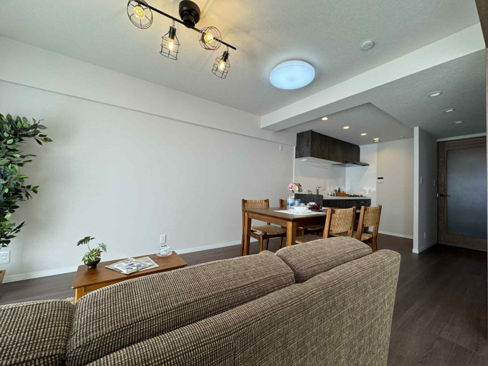 こじんまりしているが、シンプルで空きの来ない空間