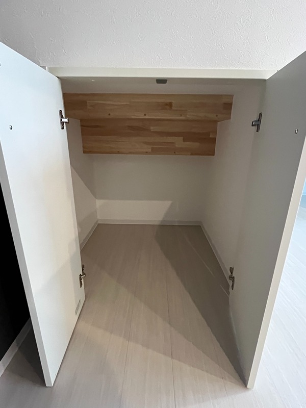 階段下をうまく生かした収納