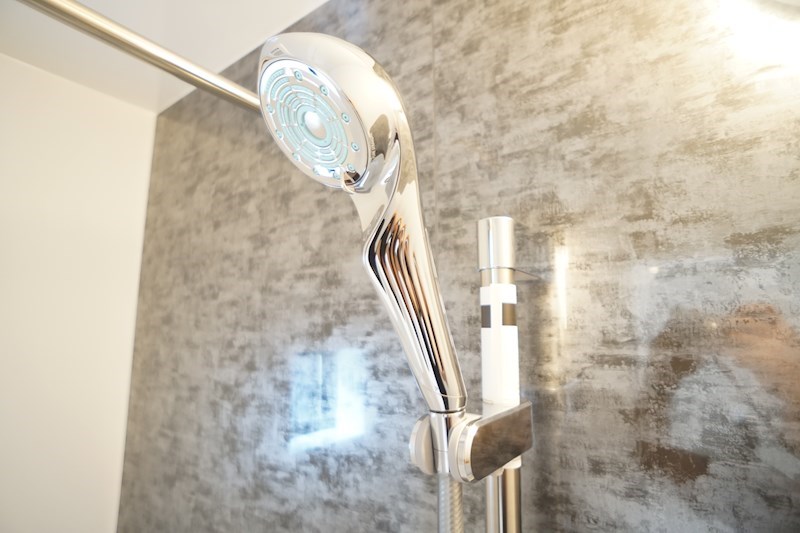 シャワーヘッドも使い勝手が良さそう