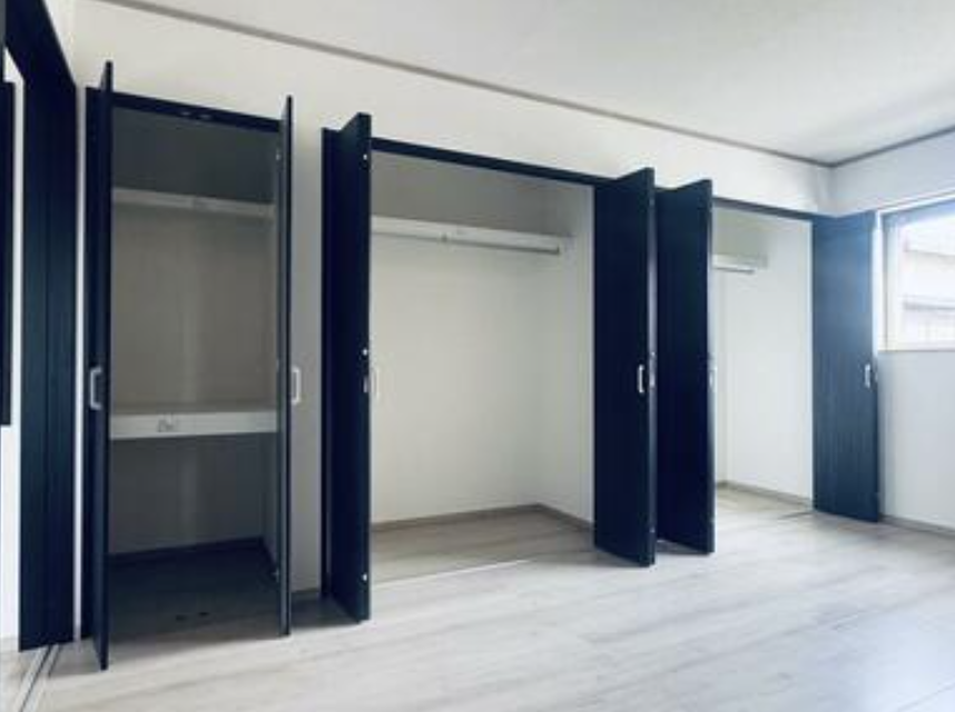 クローゼットが広々で使いやすい！