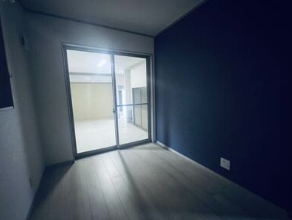 ガレージから入れる納戸4.8帖