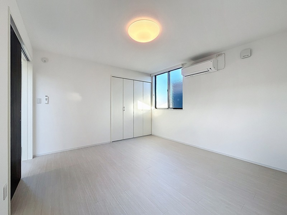 こちらもクローゼット付きです