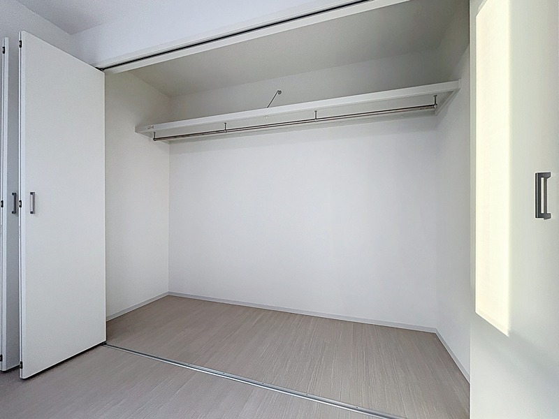 クローゼットも大きくてお子様の荷物が多くても安心
