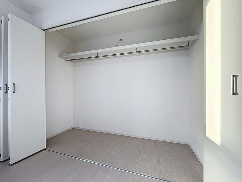 クローゼットも大きくてお子様の荷物が多くても安心