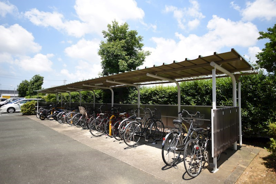 駐輪スペースもありますよ