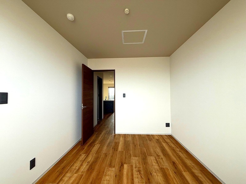 こちらは6帖の洋室