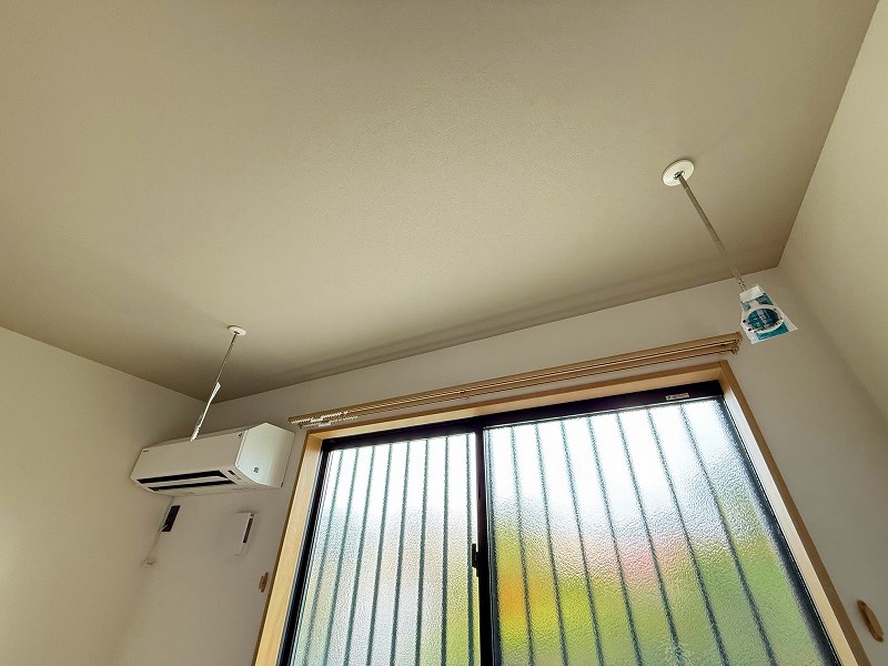 これが雨が降ったときの室内物干し、入居者さんへの配慮を感じます