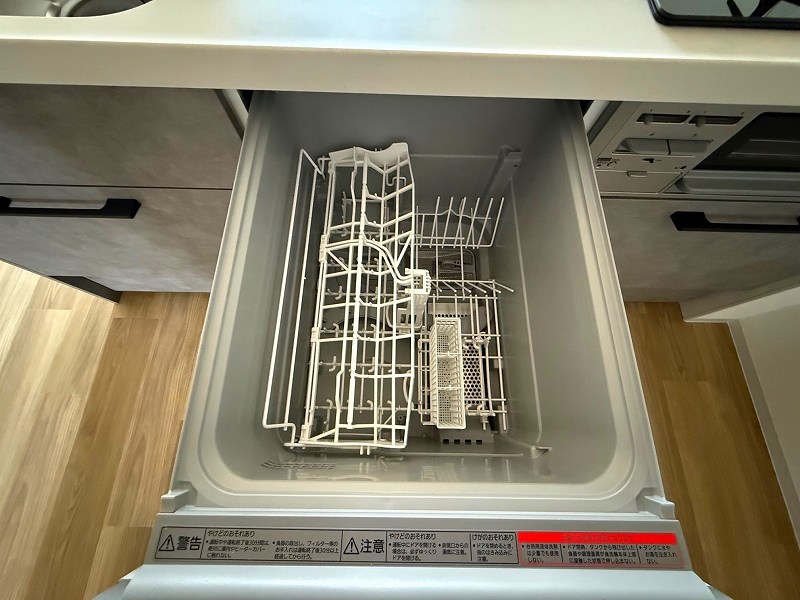 1LDKには珍しい食器洗浄乾燥機付き！