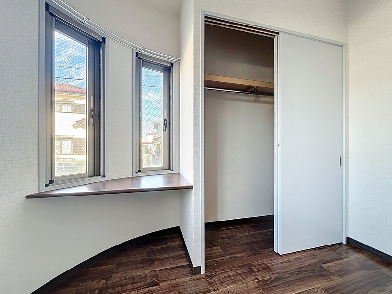 収納と、テーブル付き