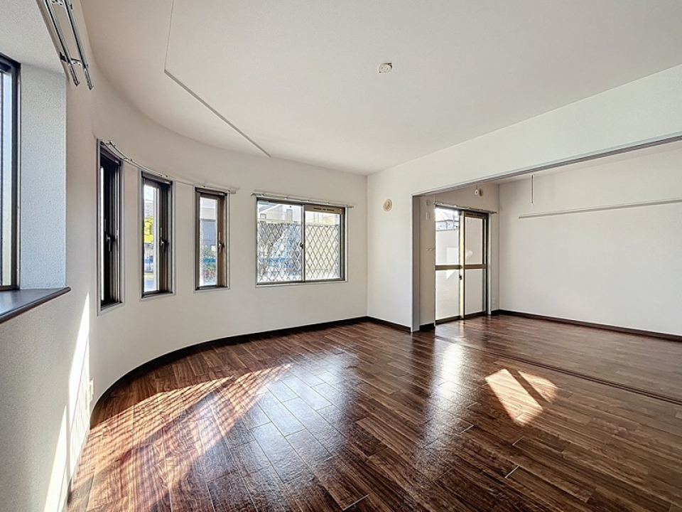 広さは15.8帖と広々！！