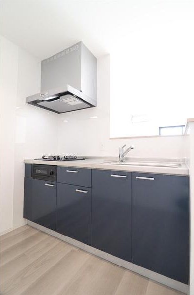 キッチンは2口ガスコンロの対面キッチン！