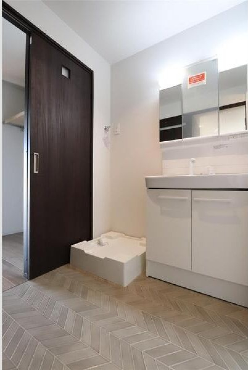 ゆとりのある広さの洗面スペース