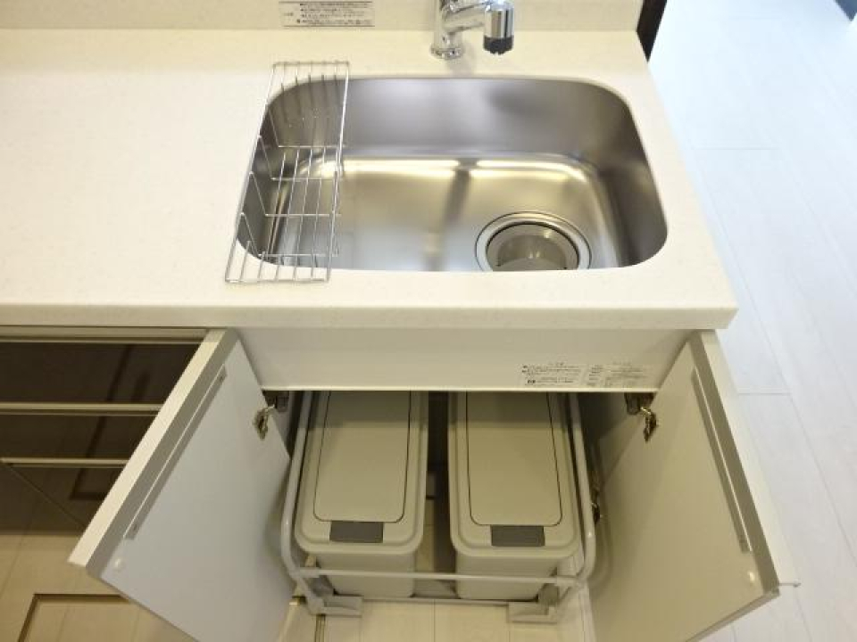 キッチン収納もしっかりあります