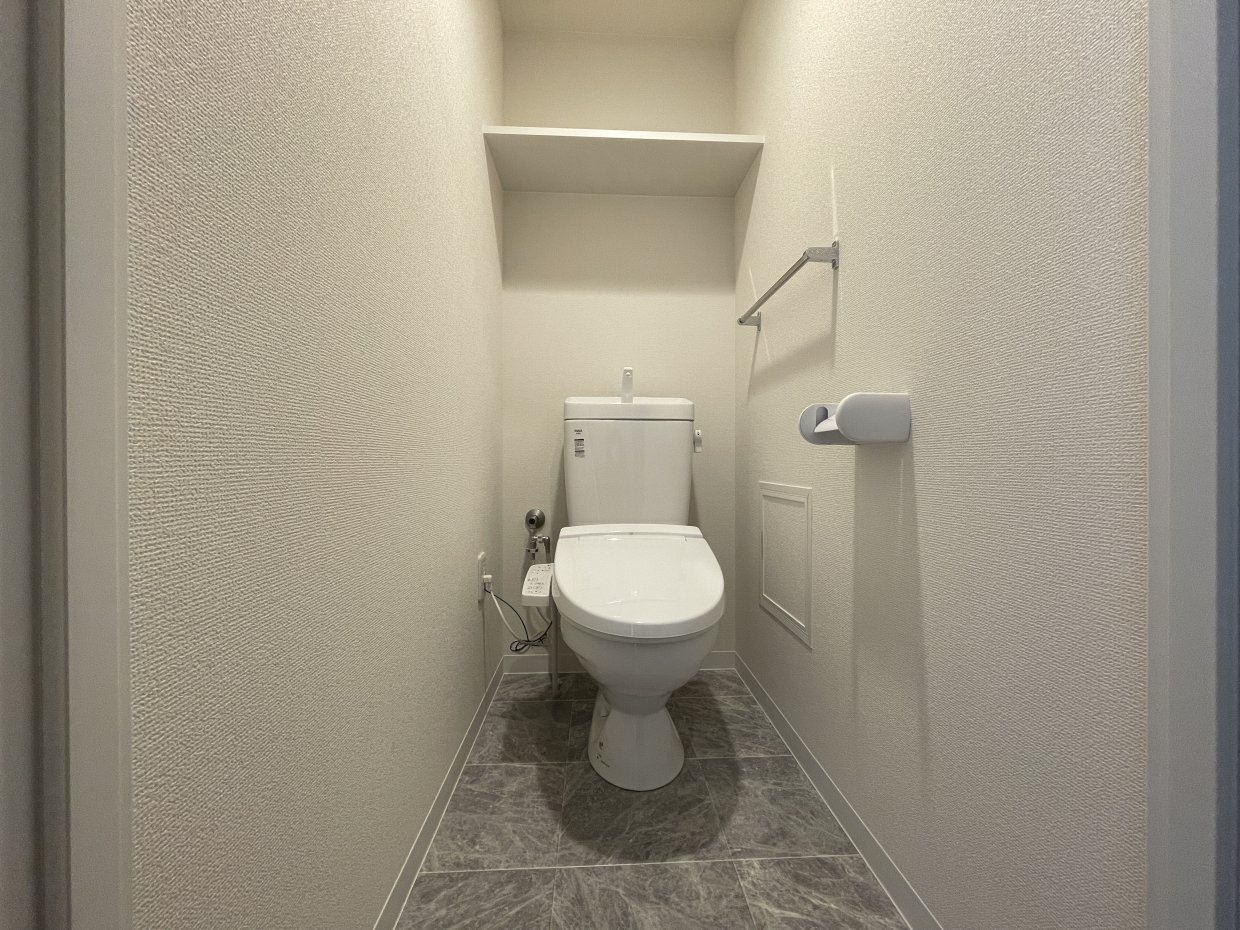 トイレの上のラックは何かと便利