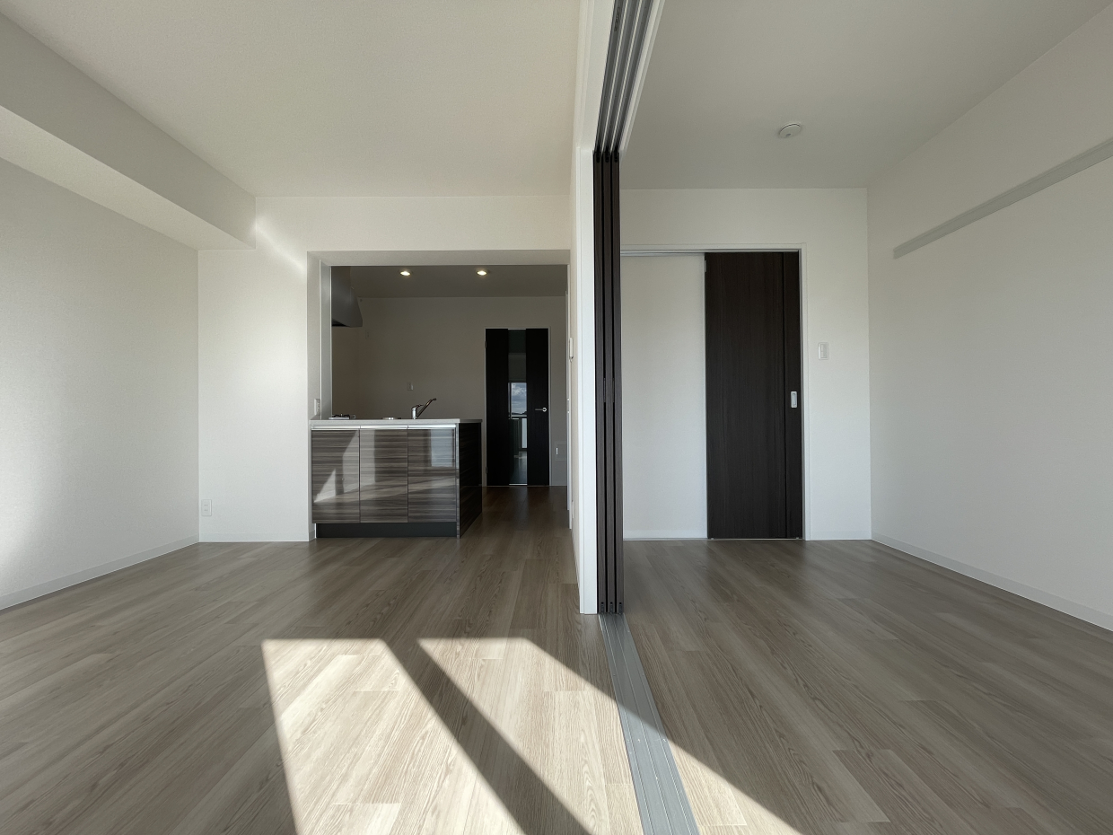 LDKは11.2帖ですが、引き戸を開けると広々！