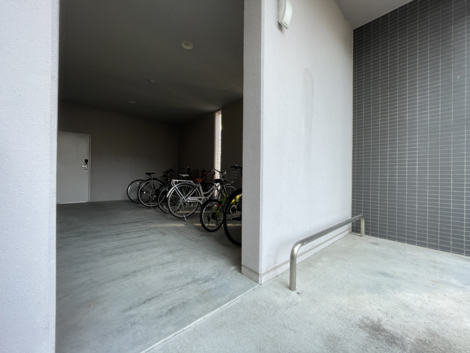屋根付き駐輪所