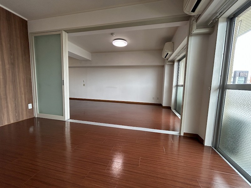 引き戸を開けると