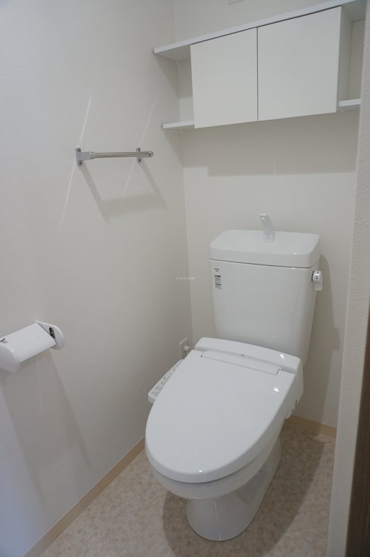 トイレの上の収納も良い感じ