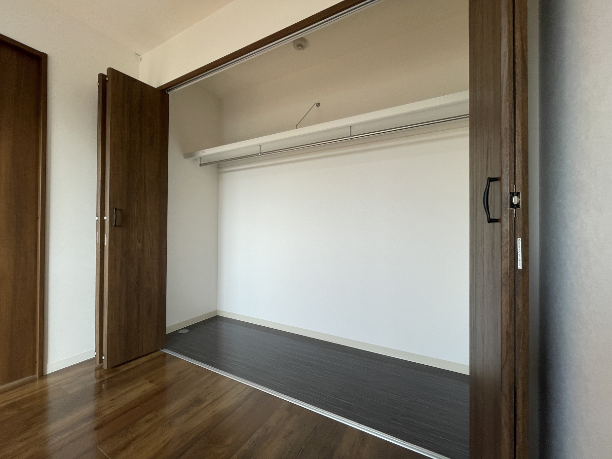 3枚扉のたっぷり収納