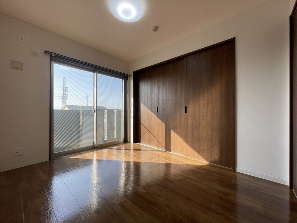 引き戸で仕切られます