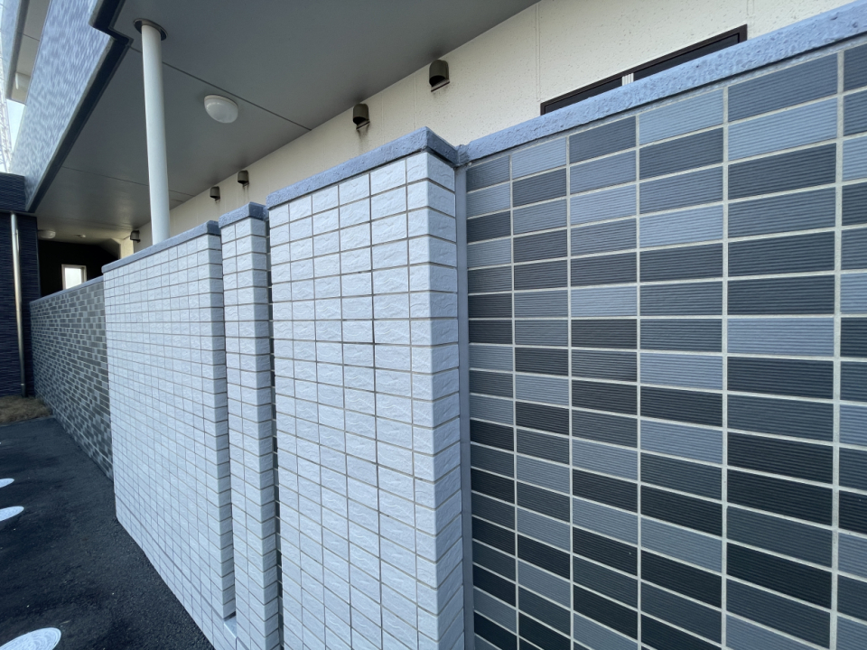 タイルがお洒落な外観