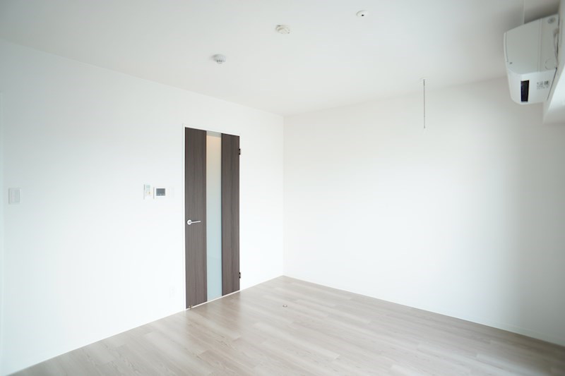 真っ白なお部屋って、どんな家具も合いそうですよね！