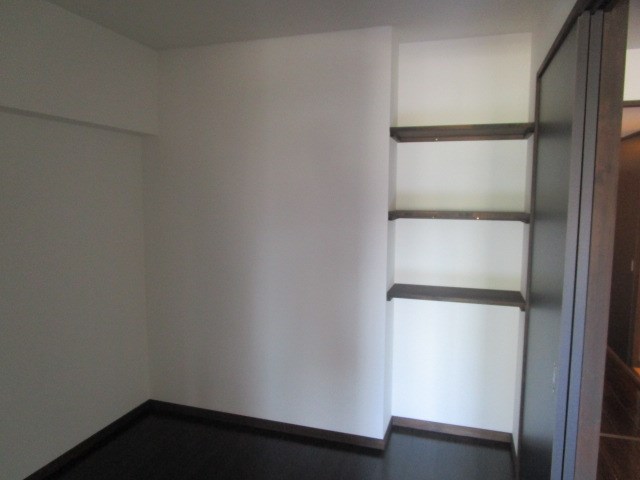 LDKに併設された4帖の洋室