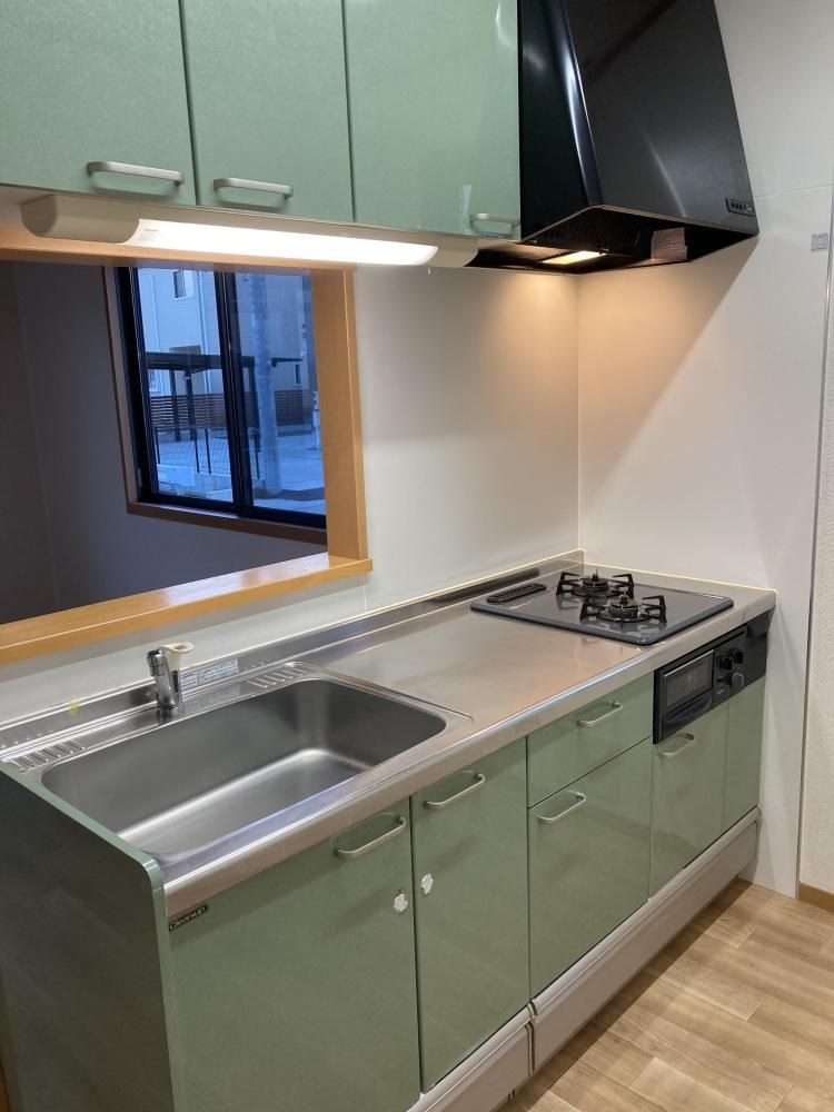 対面式のシステムキッチン