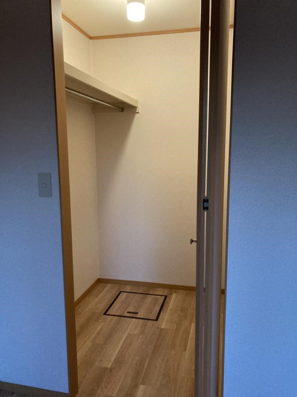 なんとウォークインクローゼット付きです