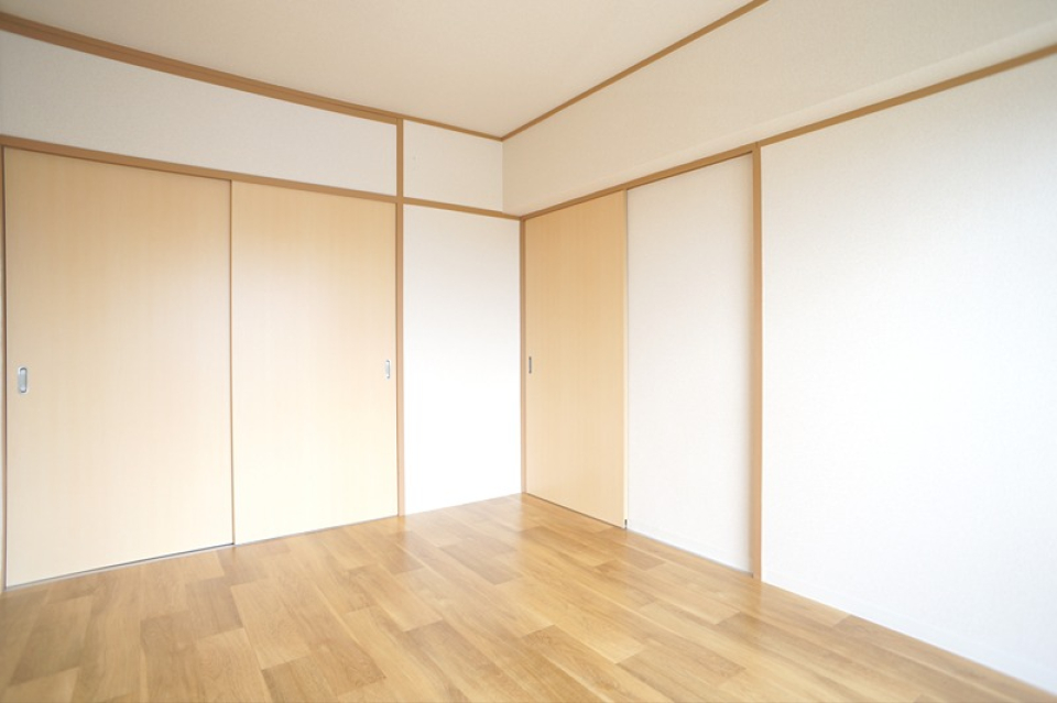 LDKのお隣、6帖の洋室