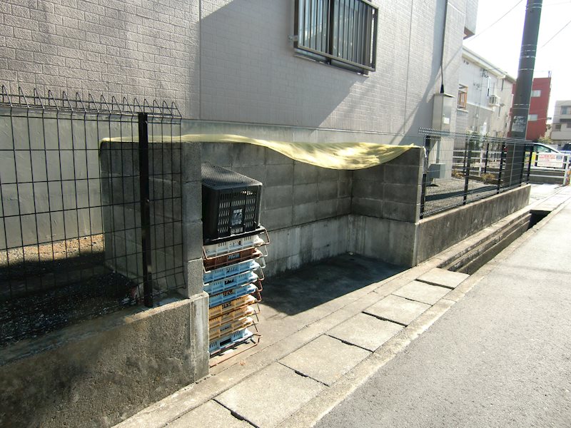 敷地内ゴミ置き場